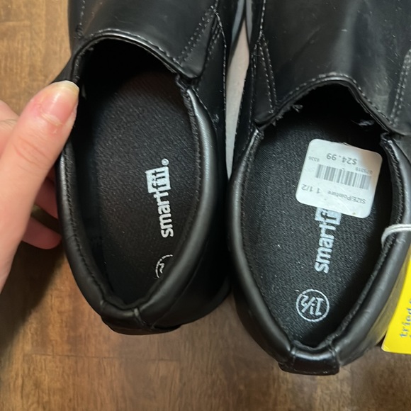 never put them in outside very new - Picture 2 of 5